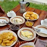 Bujtina Tinari Bed & Breakfast *