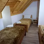 Bujtina Tinari Frühstückspension *