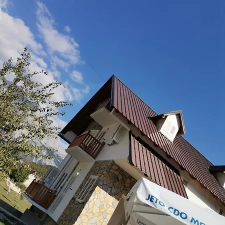 Bujtina Tinari Bed and Breakfast Theth