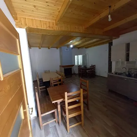 Bujtina Tinari Bed and Breakfast