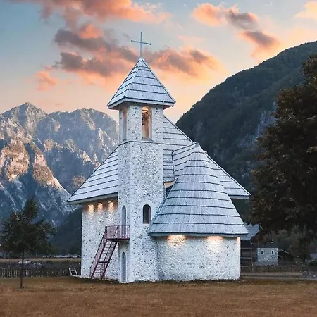 Bujtina Tinari Bed and Breakfast Theth