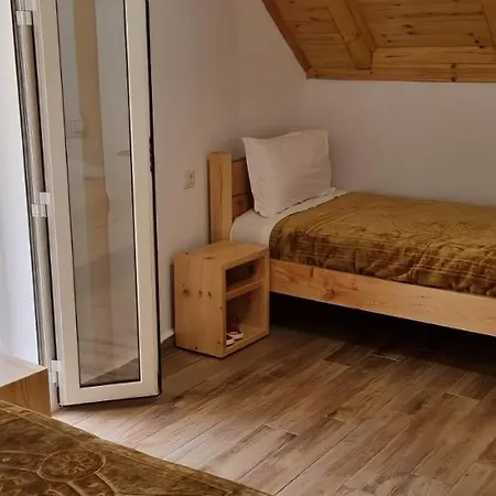 Bujtina Tinari Bed and Breakfast