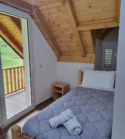 Bujtina Tinari ベッド・アンド・ブレックファスト