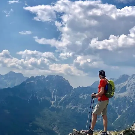 Bed and Breakfast Bujtina Tinari