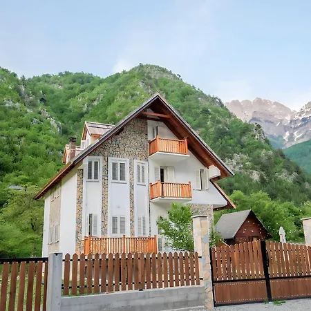 Bed & Breakfast Bujtina Tinari Theth