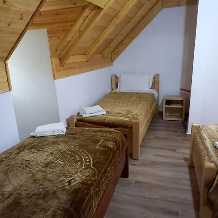 Bujtina Tinari Bed & Breakfast *