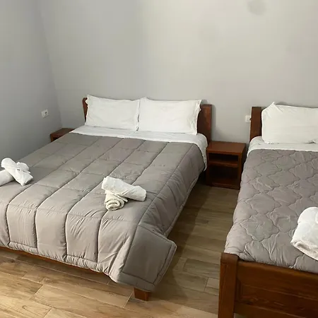 Bed & Breakfast Bujtina Tinari
