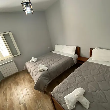 Bed & Breakfast Bujtina Tinari Theth