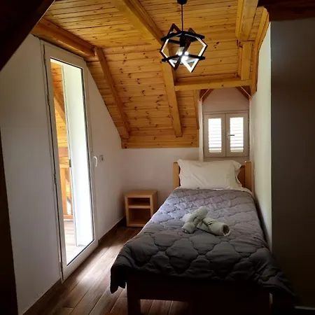 Bujtina Tinari Bed & Breakfast *