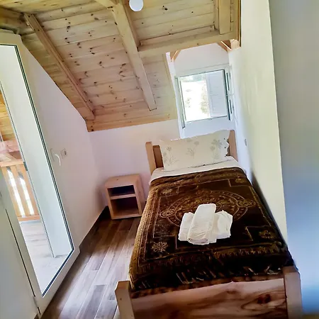Bujtina Tinari Bed & Breakfast