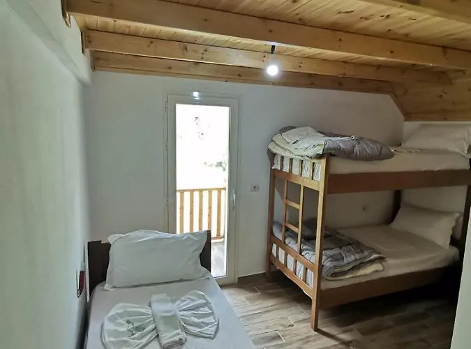 Bujtina Tinari Theth