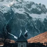 Bujtina Tinari *