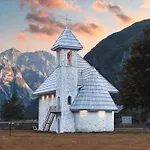 Bujtina Tinari Bed & Breakfast Theth