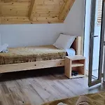 Bujtina Tinari Bed & Breakfast *