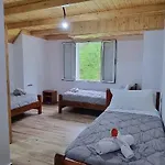 Bed & Breakfast Bujtina Tinari Theth