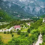 Bed & Breakfast Bujtina Tinari