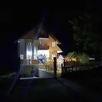 Bed & Breakfast Bujtina Tinari