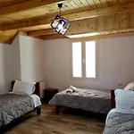 Bed & Breakfast Bujtina Tinari