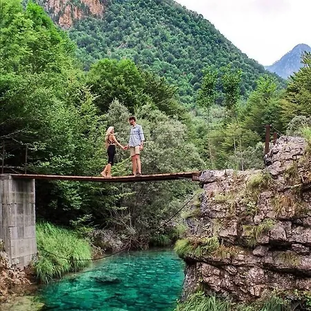 Bujtina Tinari Bed & Breakfast