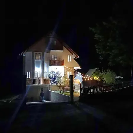 Frühstückspension Bujtina Tinari
