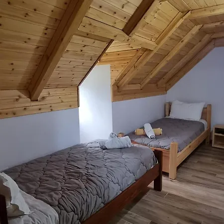 Bujtina Tinari Bed & Breakfast Theth