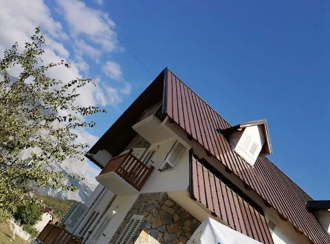 Bujtina Tinari B&B 세스
