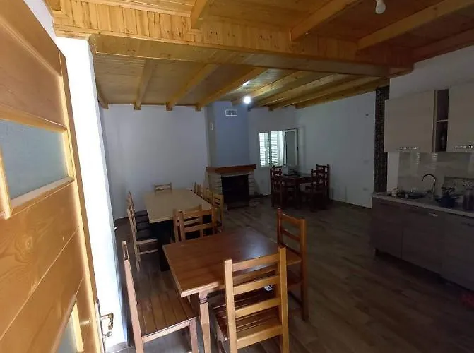 Bujtina Tinari Bed & Breakfast