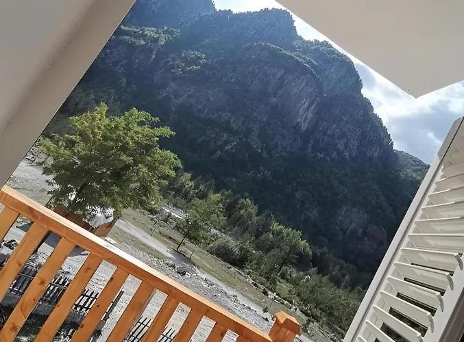 Bed & Breakfast Bujtina Tinari Theth