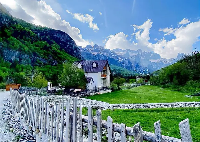 Bed & Breakfast Bujtina Tinari *