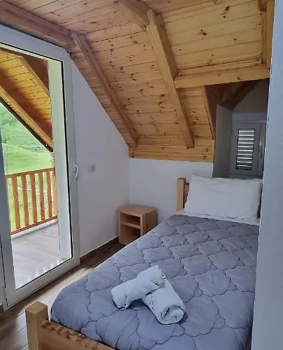 Bujtina Tinari Bed & Breakfast