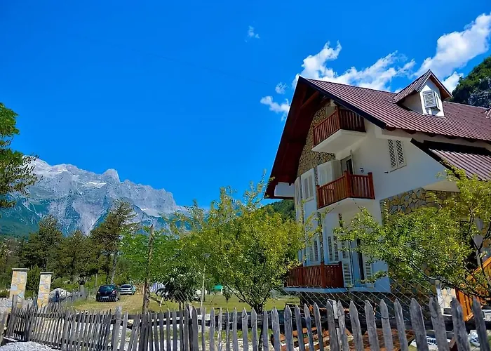 Bujtina Tinari * Theth