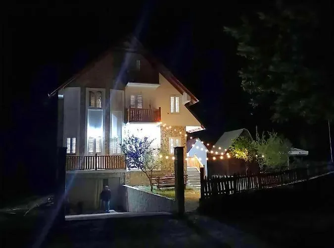 Bed & Breakfast Bujtina Tinari